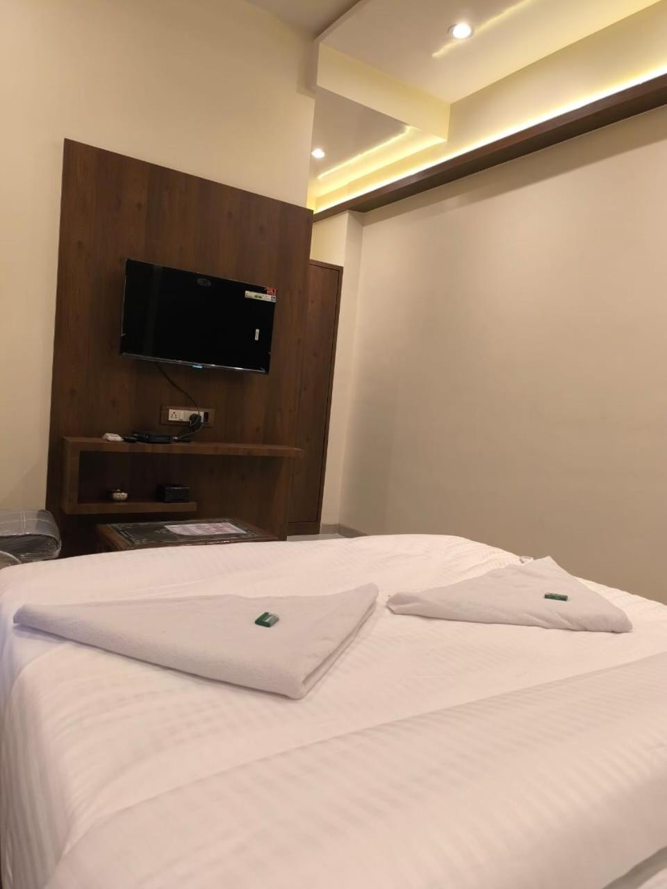 Sharan Residency Hotel Navi Mumbai Exterior photo