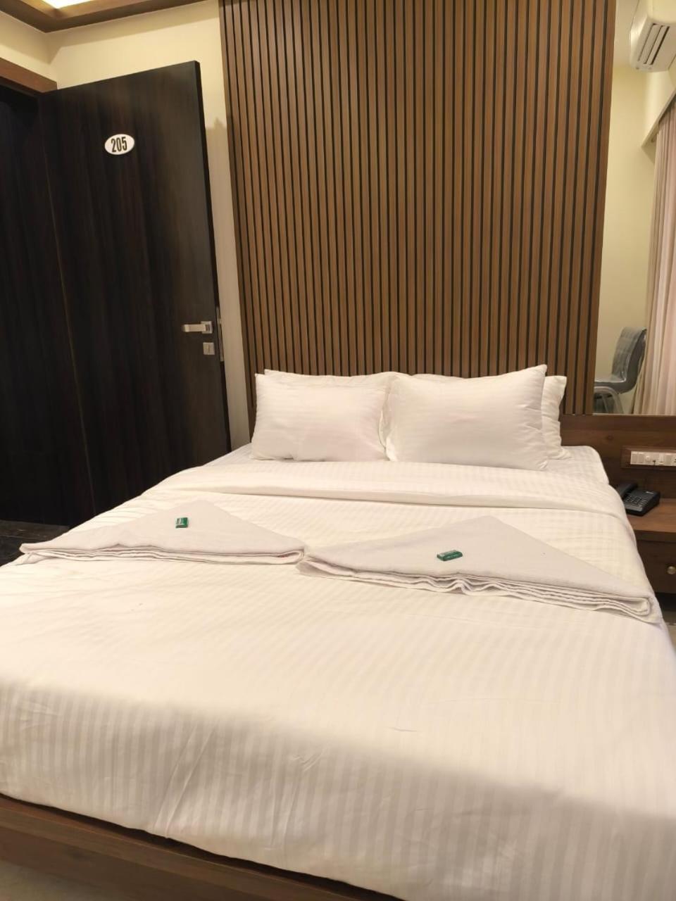 Sharan Residency Hotel Navi Mumbai Exterior photo